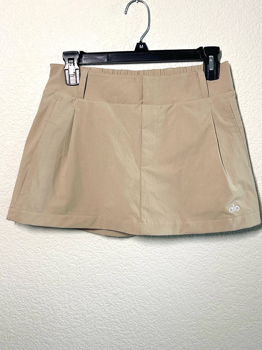ALO Yoga Tan Athletic Skort with Elastic Waistband